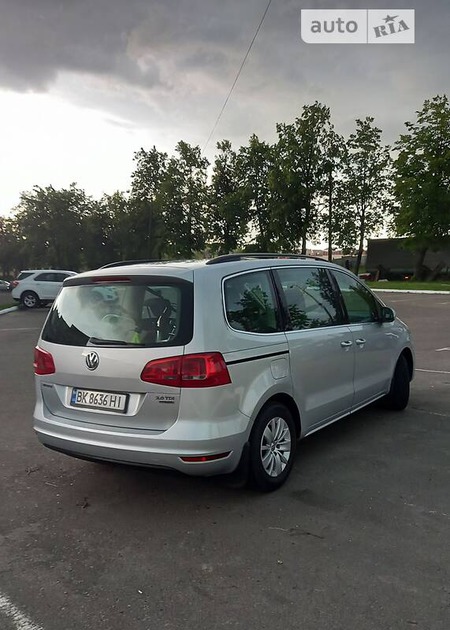 Volkswagen Sharan 2011  випуску Рівне з двигуном 2 л дизель мінівен механіка за 13200 долл. 