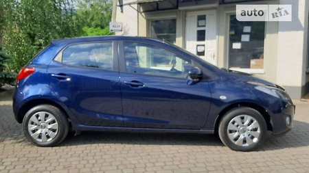 Mazda 2 2013  випуску Ужгород з двигуном 1.3 л бензин хэтчбек механіка за 5900 долл. 