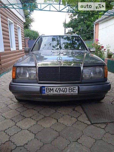 Mercedes-Benz E 250 1987  випуску Суми з двигуном 2.5 л дизель універсал механіка за 2900 долл. 