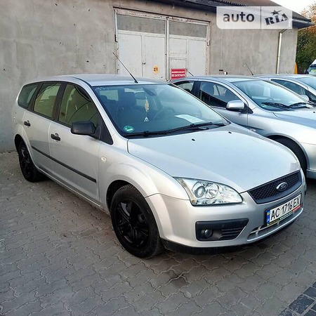 Ford Focus 2004  випуску Луцьк з двигуном 1.6 л бензин універсал механіка за 4600 долл. 