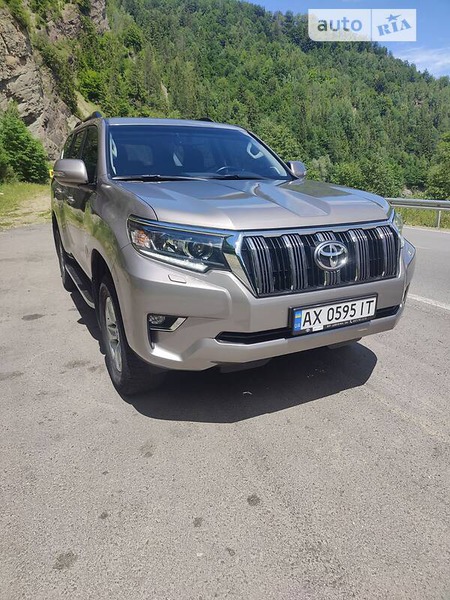 Toyota Land Cruiser Prado 2020  випуску Чернівці з двигуном 4 л  позашляховик автомат за 41000 долл. 