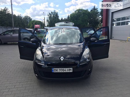 Renault Scenic 2009  випуску Хмельницький з двигуном 1.5 л дизель мінівен механіка за 6300 долл. 