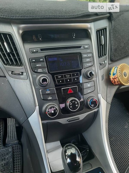 Hyundai Sonata 2013  випуску Дніпро з двигуном 2 л газ седан автомат за 7900 долл. 