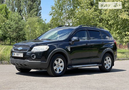 Chevrolet Captiva 2009  випуску Рівне з двигуном 2 л дизель позашляховик механіка за 7950 долл. 