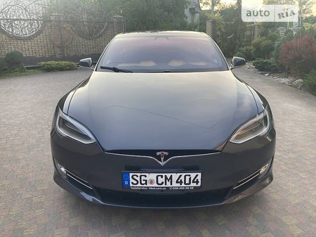 Tesla S 2017  випуску Львів з двигуном 0 л електро хэтчбек автомат за 54000 долл. 