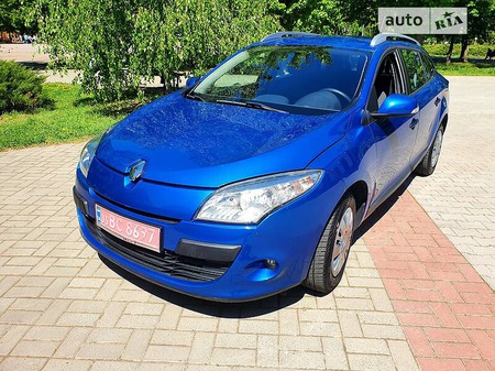 Renault Megane 2011  випуску Полтава з двигуном 1.6 л  універсал механіка за 6850 долл. 