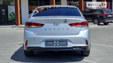 Hyundai Sonata 2017  випуску Вінниця з двигуном 2 л газ седан автомат за 12399 долл. 