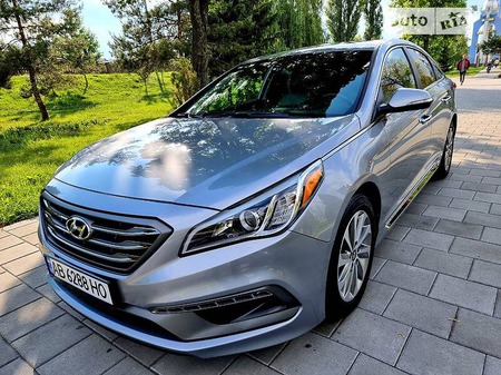 Hyundai Sonata 2016  випуску Вінниця з двигуном 2.4 л бензин седан автомат за 13500 долл. 