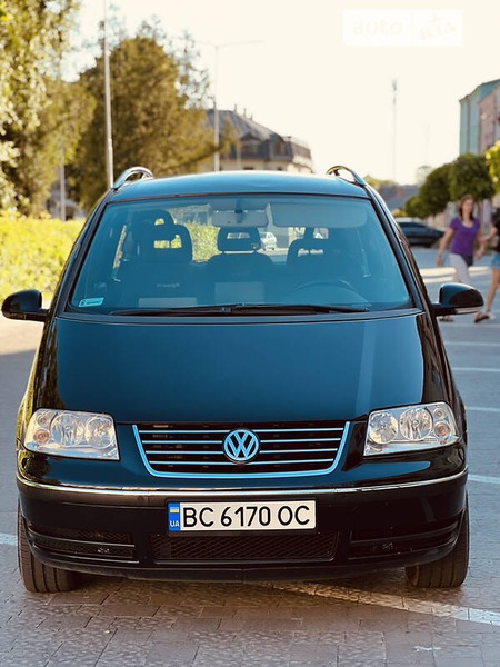 Volkswagen Sharan 2007  випуску Львів з двигуном 2 л дизель мінівен механіка за 6700 долл. 