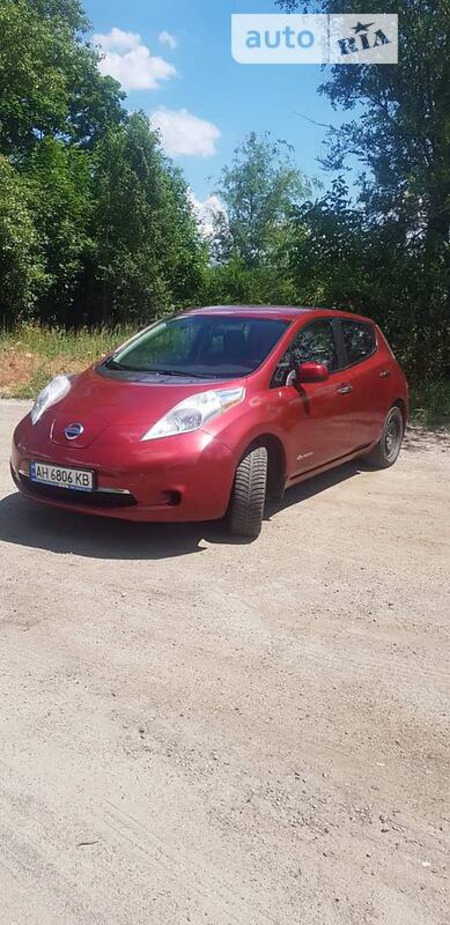 Nissan Leaf 2014  випуску Дніпро з двигуном 0 л  хэтчбек  за 8500 долл. 