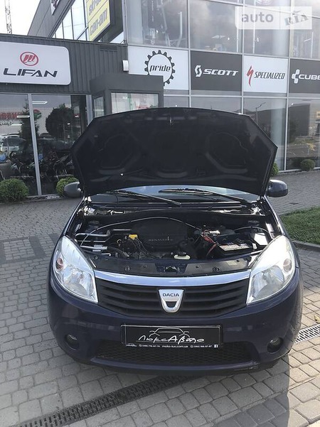 Dacia Sandero 2008  випуску Ужгород з двигуном 1.6 л бензин хэтчбек механіка за 4450 долл. 