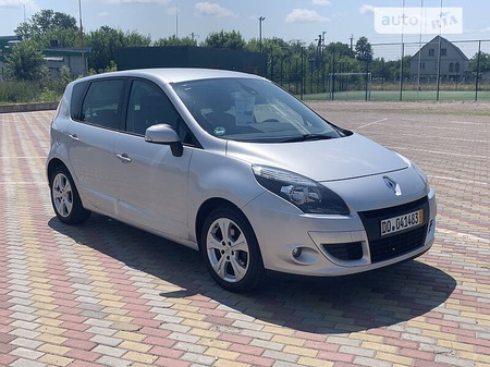 Renault Scenic 2010  випуску Житомир з двигуном 1.4 л бензин мінівен механіка за 6650 долл. 