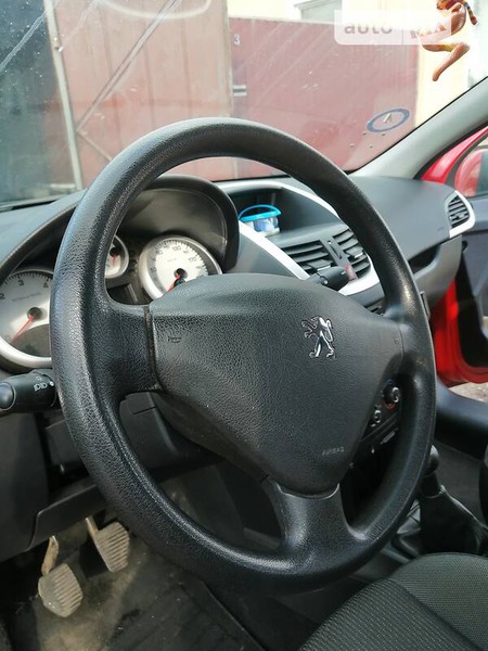 Peugeot 207 2011  випуску Чернігів з двигуном 1.6 л дизель універсал механіка за 6400 долл. 