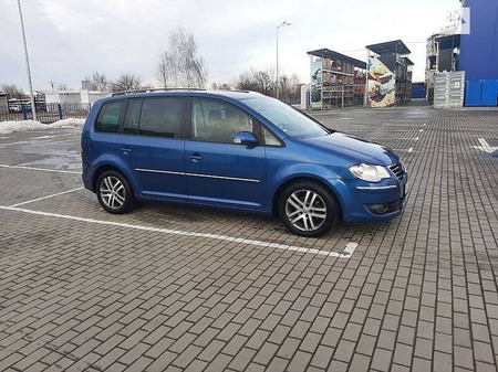 Volkswagen Touran 2007  випуску Львів з двигуном 0 л дизель універсал автомат за 7500 долл. 