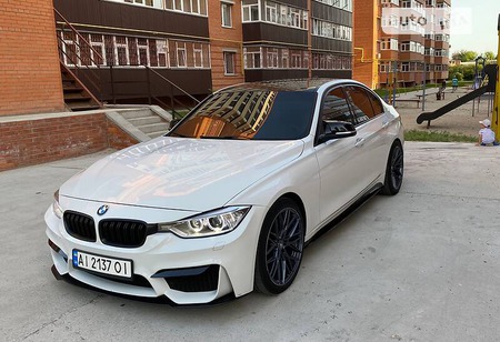 BMW 328 2014  випуску Суми з двигуном 2 л бензин седан автомат за 19500 долл. 