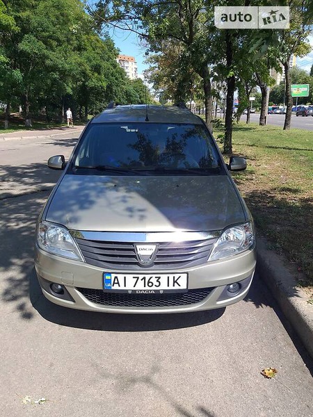 Dacia Logan 2009  випуску Київ з двигуном 1.6 л  універсал механіка за 5300 долл. 