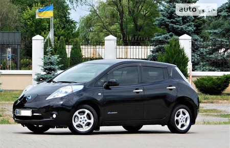 Nissan Leaf 2014  випуску Дніпро з двигуном 0 л електро хэтчбек автомат за 15700 долл. 