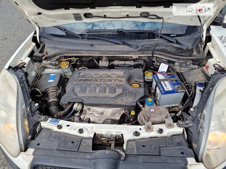 Fiat Doblo 2012  випуску Луцьк з двигуном 1.6 л дизель мінівен механіка за 6095 долл. 