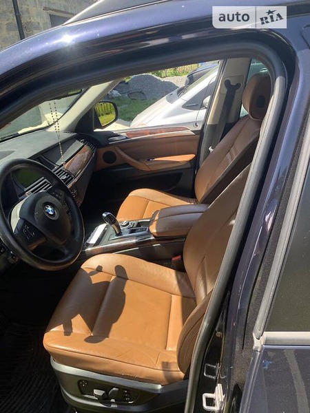 BMW X5 2010  випуску Львів з двигуном 3 л бензин позашляховик автомат за 12300 долл. 