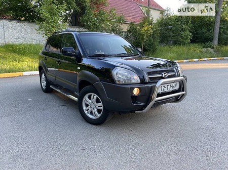 Hyundai Tucson 2006  випуску Київ з двигуном 2 л бензин позашляховик механіка за 6600 долл. 