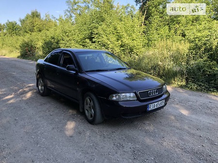 Audi A4 Limousine 1996  випуску Івано-Франківськ з двигуном 1.9 л дизель седан механіка за 999 долл. 