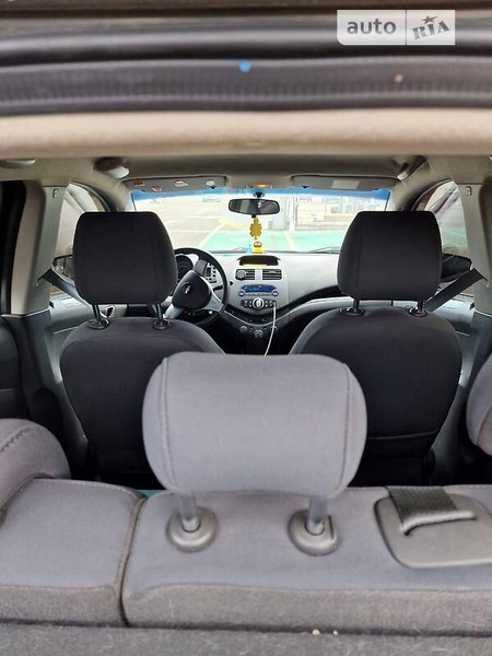Chevrolet Spark 2010  випуску Київ з двигуном 1 л бензин хэтчбек механіка за 4100 долл. 
