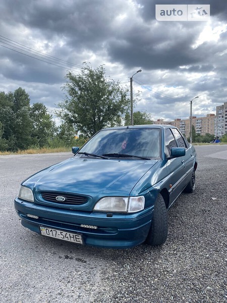 Ford Escort 1992  випуску Запоріжжя з двигуном 1.6 л бензин седан механіка за 1300 долл. 