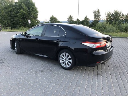 Toyota Camry 2019  випуску Львів з двигуном 2.5 л  седан автомат за 25200 долл. 