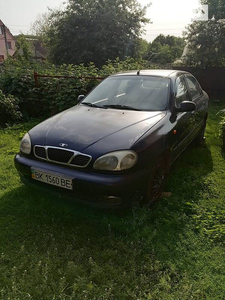 Daewoo Sens 2006  випуску Рівне з двигуном 1.3 л бензин седан  за 2000 долл. 