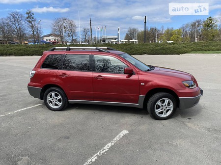 Mitsubishi Outlander 2004  випуску Черкаси з двигуном 2 л бензин позашляховик механіка за 6300 долл. 