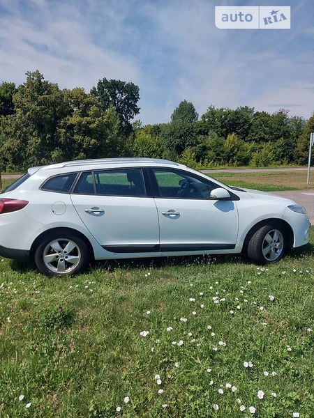 Renault Megane 2011  випуску Київ з двигуном 0 л дизель універсал  за 6980 долл. 