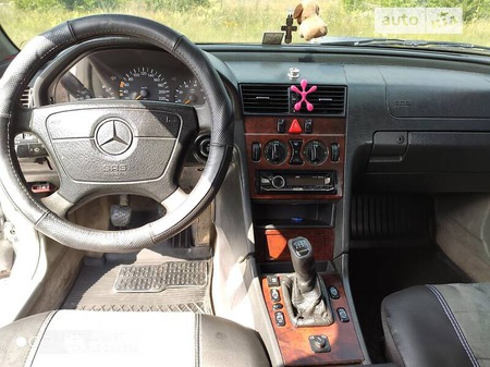 Mercedes-Benz C 180 1996  випуску Вінниця з двигуном 1.8 л бензин седан механіка за 3600 долл. 