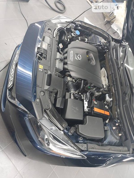 Mazda 3 2018  випуску Харків з двигуном 2 л бензин седан механіка за 9900 долл. 