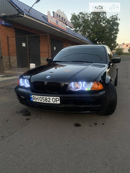 BMW 318 1998  випуску Дніпро з двигуном 1.9 л  седан механіка за 4500 долл. 