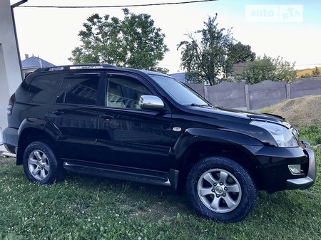 Toyota Land Cruiser Prado 2006  випуску Чернівці з двигуном 2.7 л  позашляховик автомат за 14200 долл. 