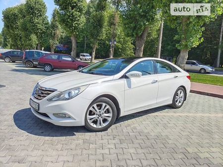 Hyundai Sonata 2010  випуску Хмельницький з двигуном 2.4 л бензин седан автомат за 8500 долл. 