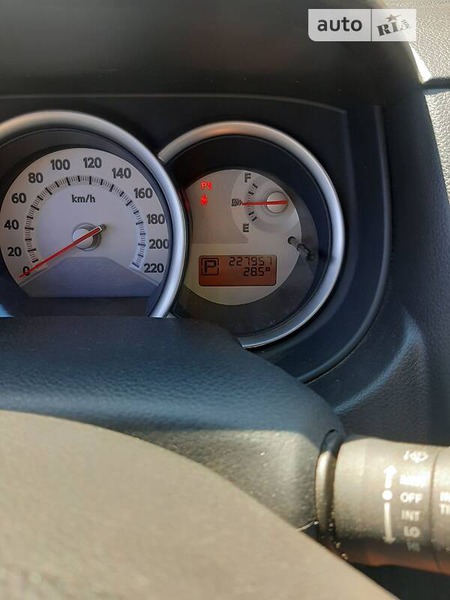 Nissan Tiida 2008  випуску Київ з двигуном 1.6 л  хэтчбек  за 5999 долл. 