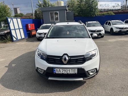 Renault Sandero 2017  випуску Київ з двигуном 0.9 л бензин хэтчбек  за 7900 долл. 
