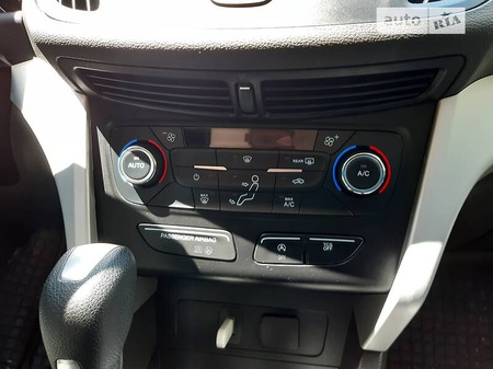 Ford Escape 2016  випуску Кропивницький з двигуном 1.5 л бензин позашляховик автомат за 12899 долл. 