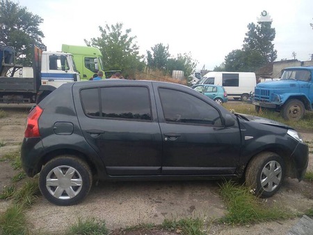 Dacia Sandero 2012  випуску Львів з двигуном 1.1 л бензин хэтчбек  за 1700 долл. 