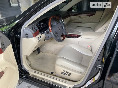 Lexus LS 460 2007  випуску Дніпро з двигуном 4.6 л бензин седан автомат за 8700 долл. 