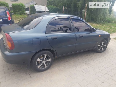 Daewoo Lanos 2005  випуску Чернівці з двигуном 1.5 л бензин седан механіка за 2750 долл. 