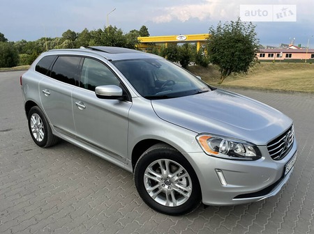 Volvo XC60 2014  випуску Львів з двигуном 2 л бензин позашляховик  за 17500 долл. 