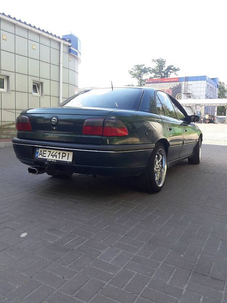 Opel Omega 1995  випуску Київ з двигуном 3 л  седан автомат за 3500 долл. 