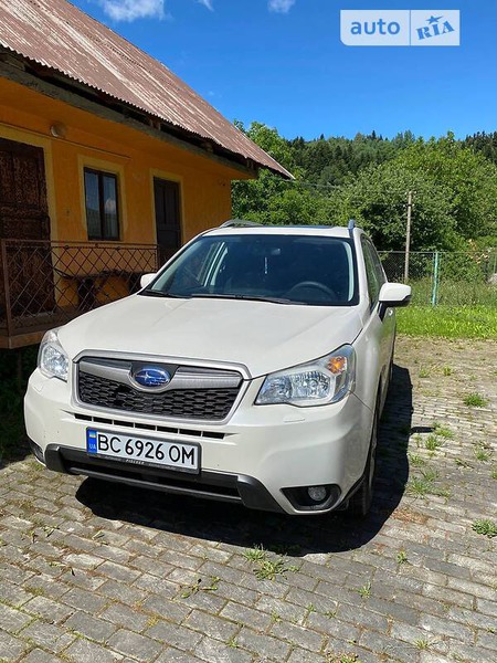 Subaru Forester 2014  випуску Львів з двигуном 2 л дизель позашляховик механіка за 13700 долл. 