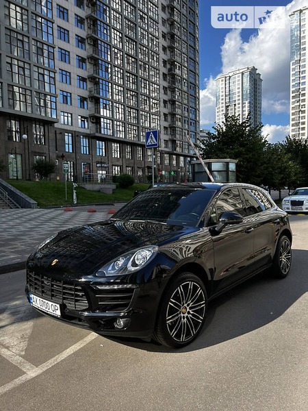 Porsche Macan 2017  випуску Київ з двигуном 2 л бензин позашляховик автомат за 45500 долл. 