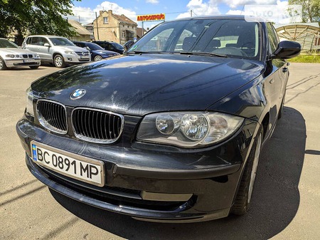 BMW 116 2010  випуску Львів з двигуном 2 л бензин хэтчбек механіка за 7200 долл. 