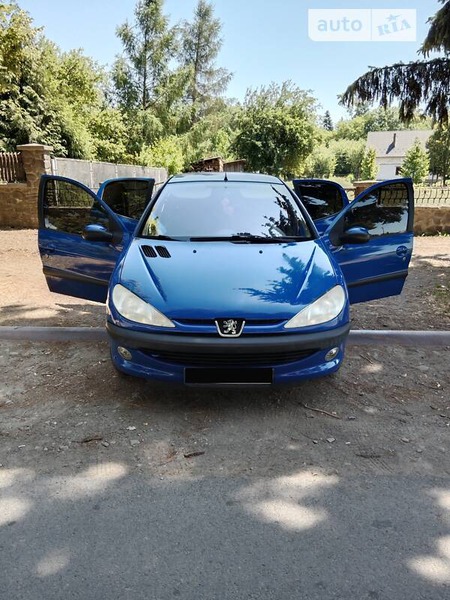 Peugeot 206 2003  випуску Ужгород з двигуном 0 л бензин хэтчбек механіка за 3000 долл. 