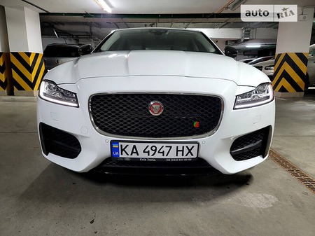 Jaguar XF 2016  випуску Київ з двигуном 3 л бензин седан автомат за 29500 долл. 