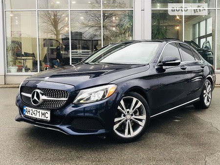 Mercedes-Benz C 300 2015  випуску Київ з двигуном 2 л бензин седан автомат за 21500 долл. 